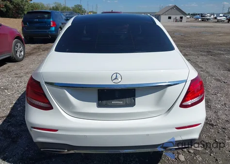2020 Mercedes-Benz E 350 4Matic z USA, uszkodzony, nr VIN W1KZF8EB5LA814082